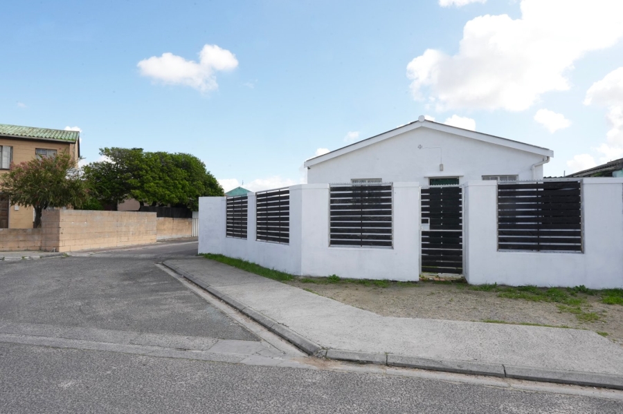 2 Bedroom Property for Sale in New Woodlands Western Cape
